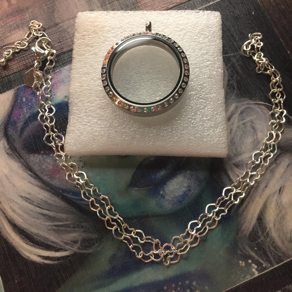 Origami owl locket with chain